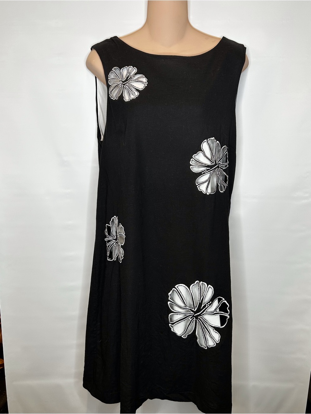 Nina Leonard Black Sleeveless Dress with White Floral Appliqués